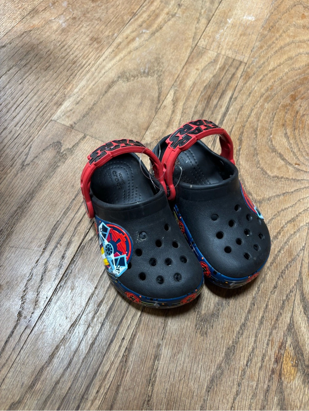 CROCS Star Wars light up shoes size 8